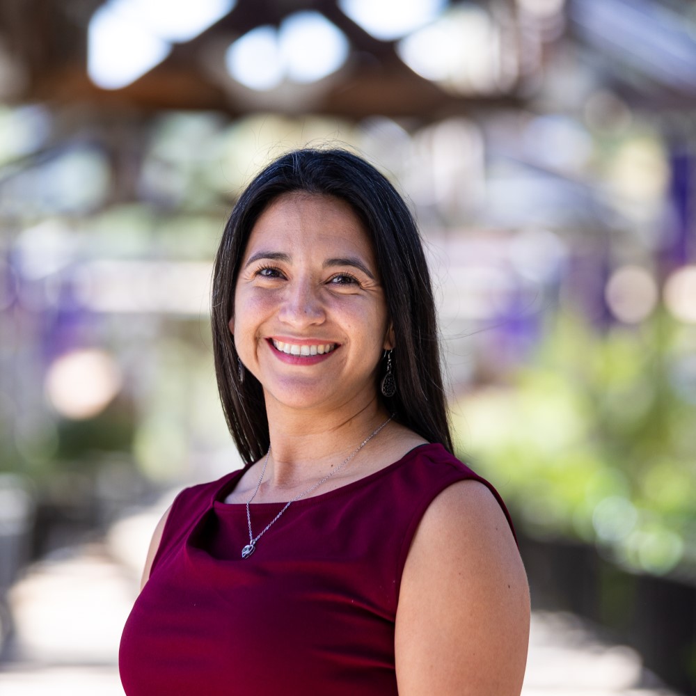 Headshot of Roxanne Flores