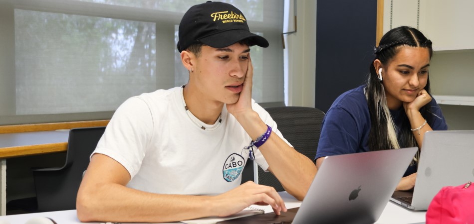 A pair of Concordia Texas students studying computer science