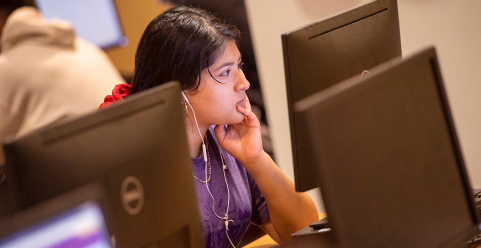 CTX student securing Financial Aid from FAFSA